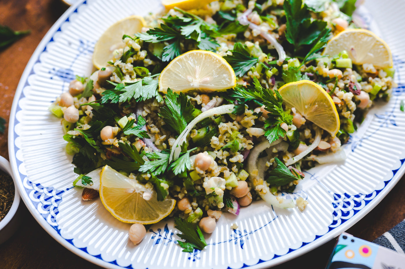Freekeh-Salat mit Kichererbsen – frisches Rezept mit Zitronen-Dressing - Rift Valley Farms EU